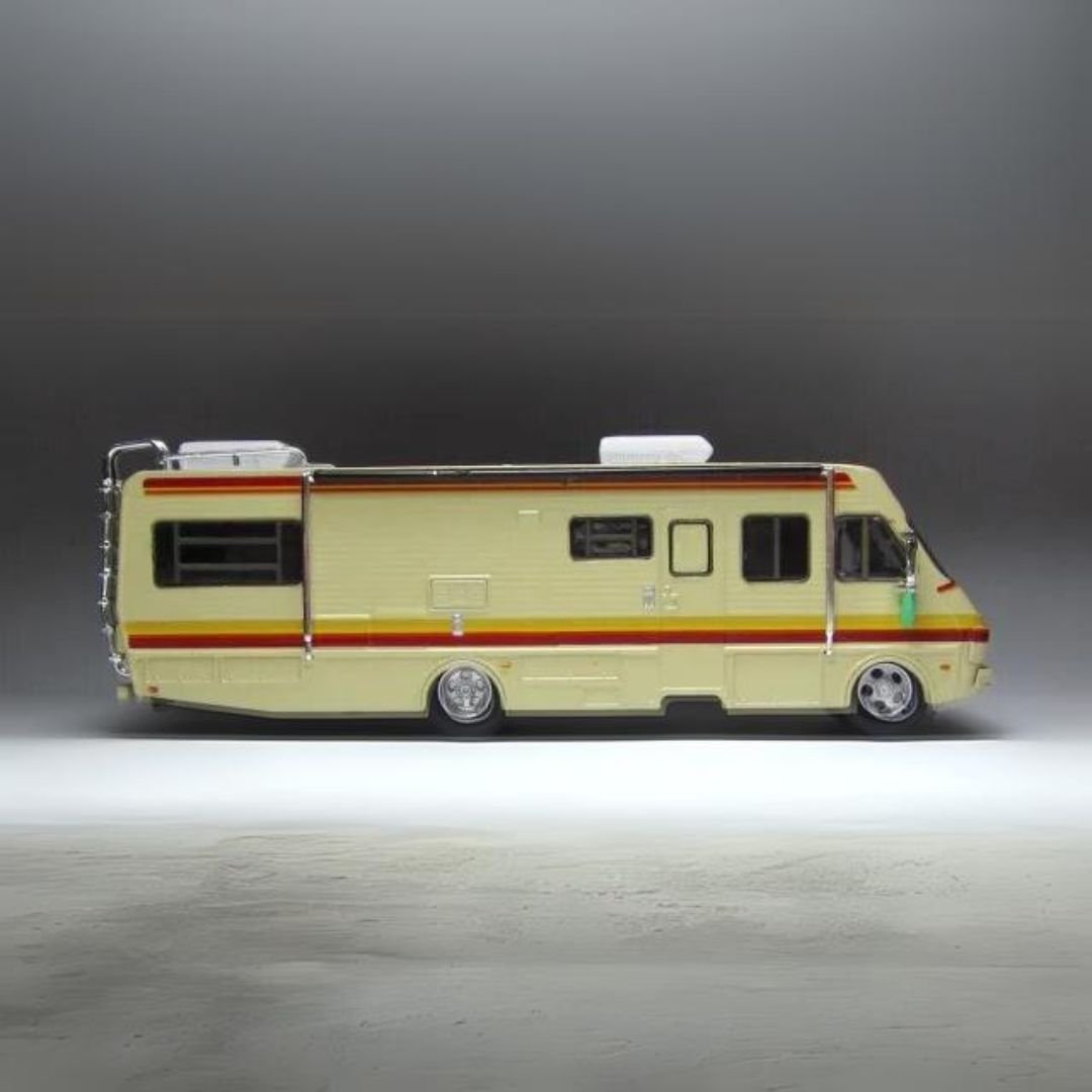 Greenlight 1/64 1986 Fleetwood Bounder Breaking Bad Rare